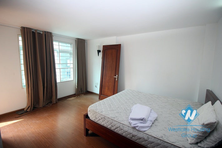 Budget apartment for lease in Tran Quoc Hoan, Ha Noi